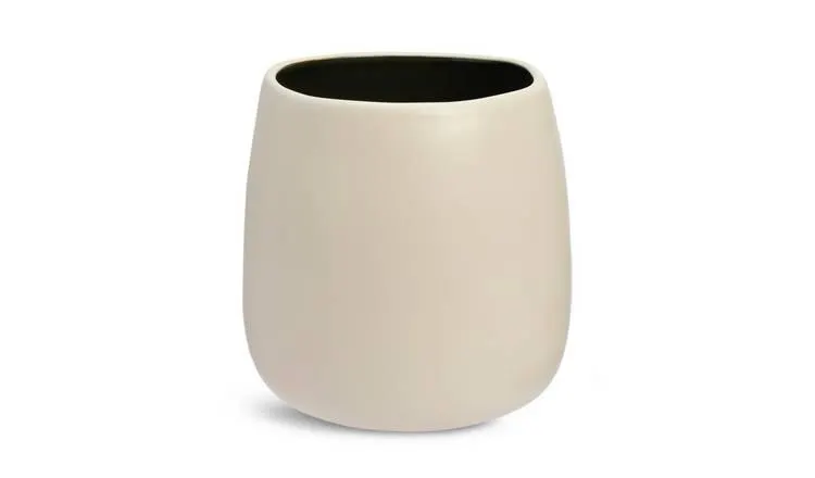 Habitat Curve White Ceramic Planter