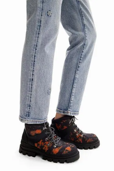 Printed trekking boots