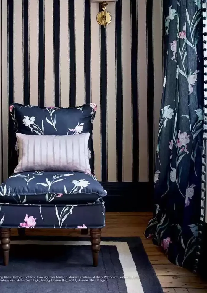 Autumn /Winter 2024 from 26 November to 20 March 2025 - Catalogue Page 33