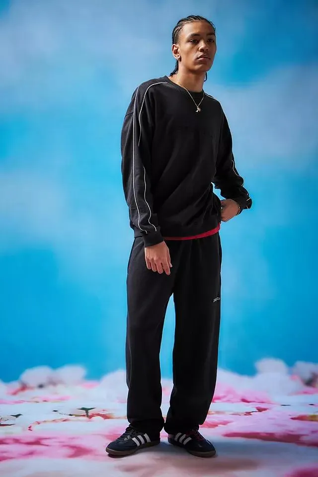 iets frans...Black Big Embroidered Joggers