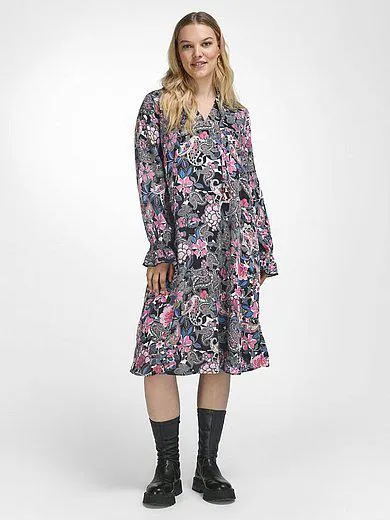 Dress in 100% viscose