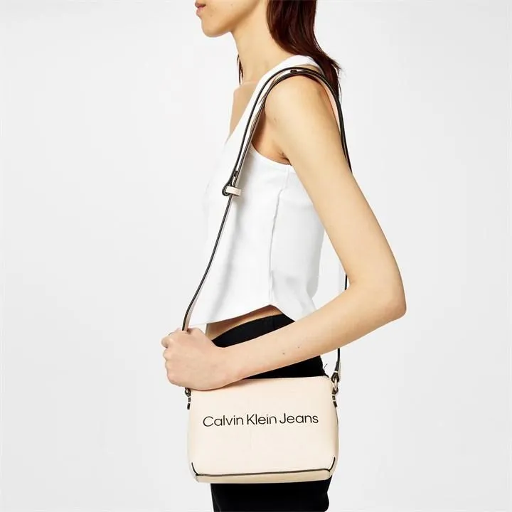 Sculpted Camera Pouch