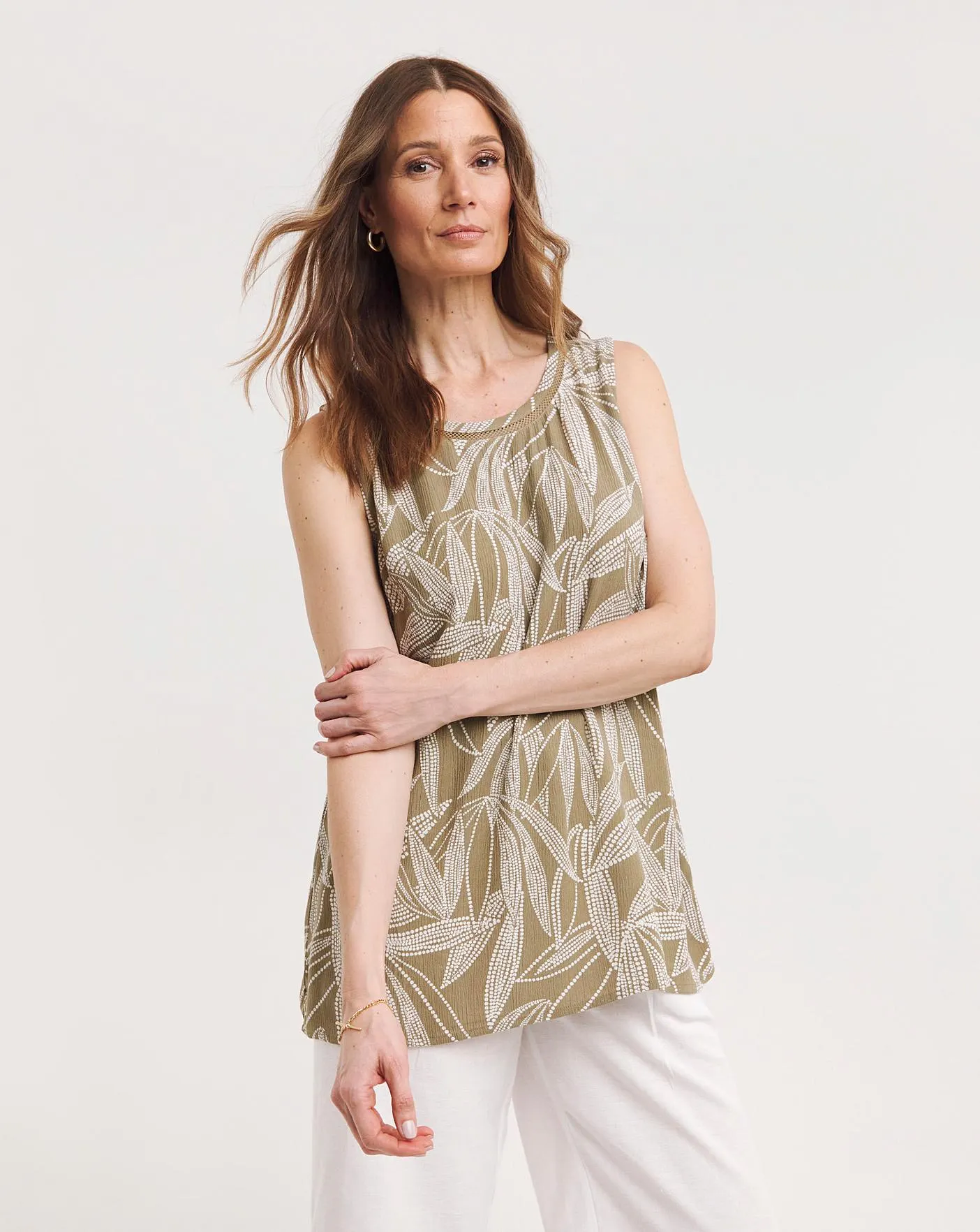 Julipa Crinkle Printed Shell Top