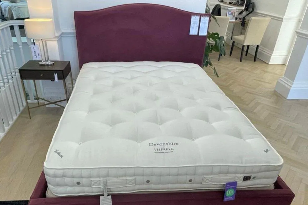 Richmond King Size Bedstead & Slated Base - Ex Display