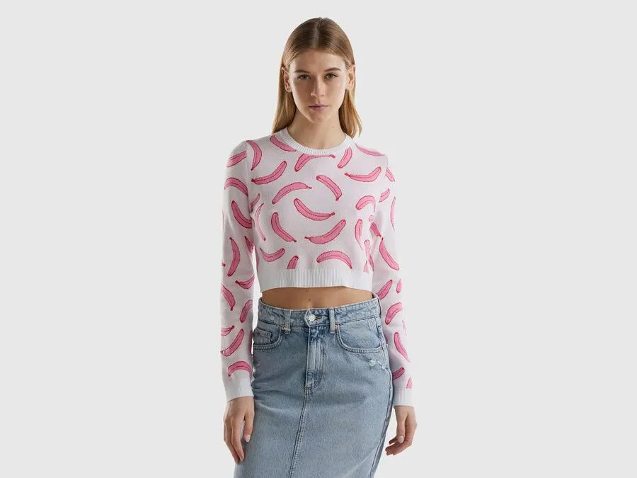 Cropped Pullover in Hellrosa mit Bananenmuster