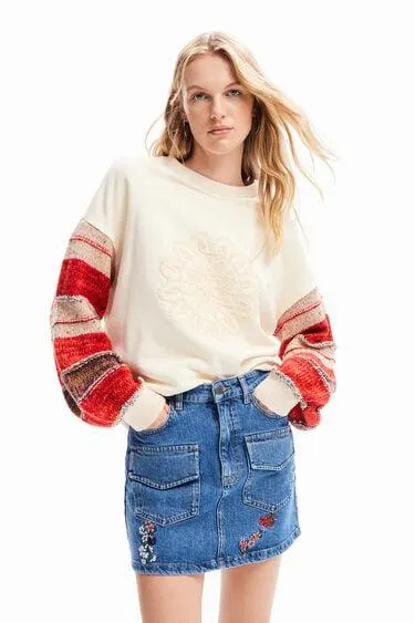 Sudadera combinada bordado