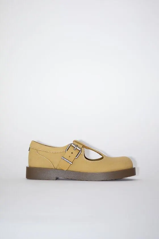 Leather buckle shoes