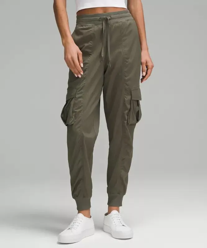 Dance Studio Relaxed-Fit Mid-Rise Cargo Jogger