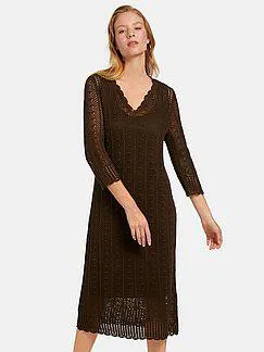 Knitted dress with 3/4-length sleeves