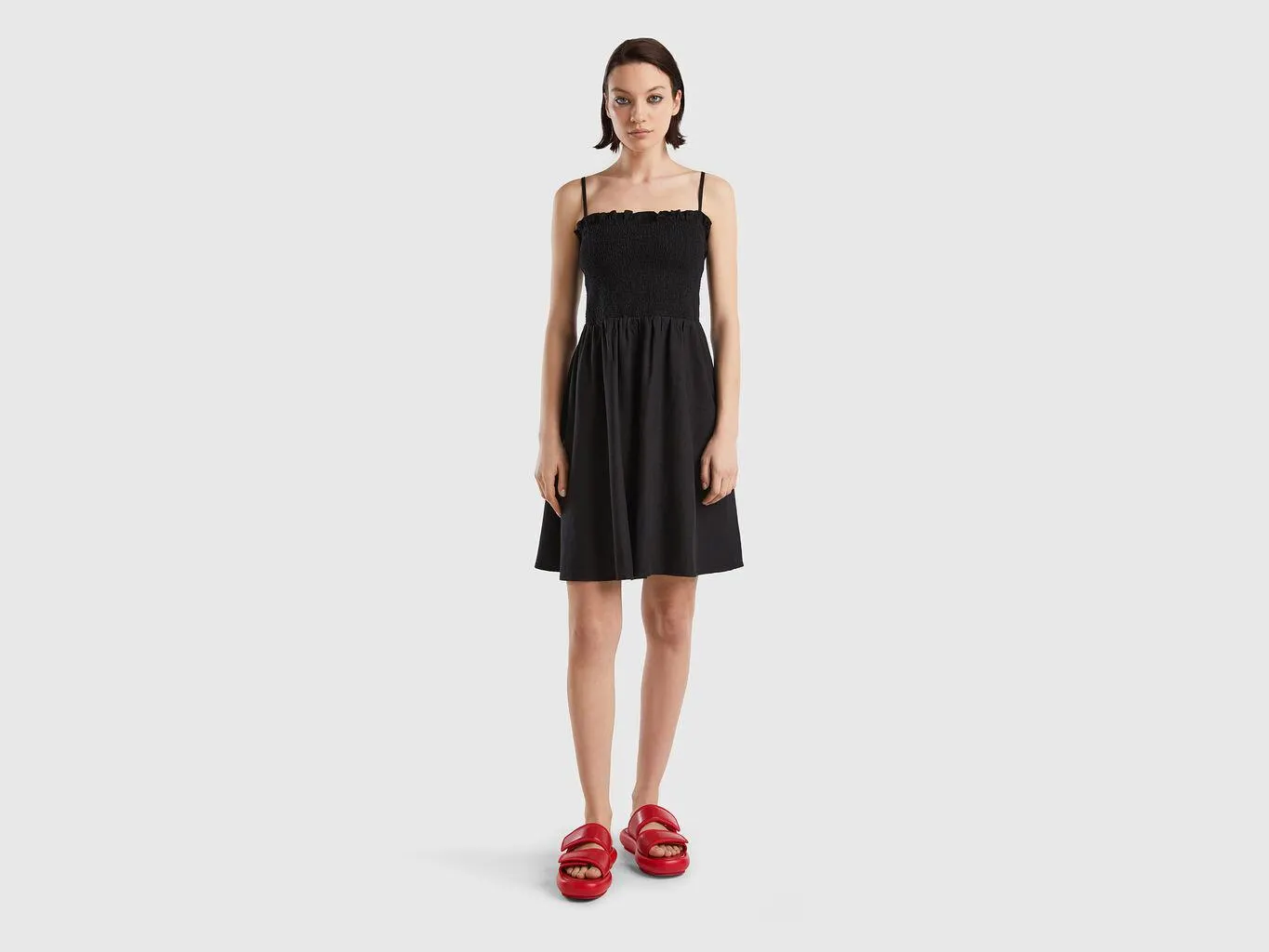 Short dress in linen blend