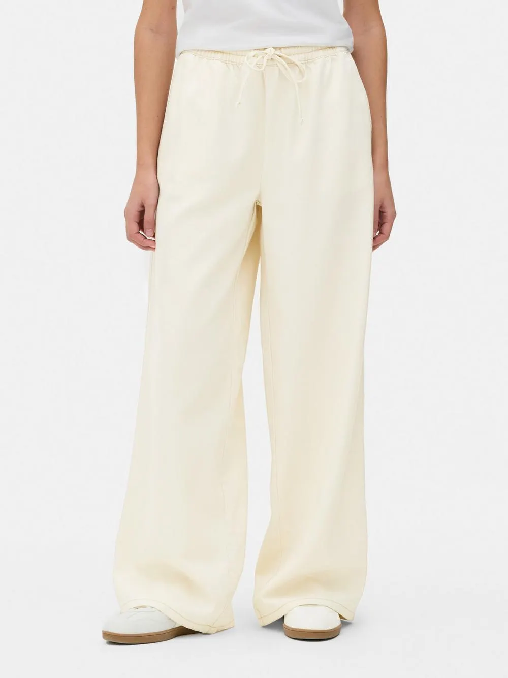 Wide Leg Jogger Jeans