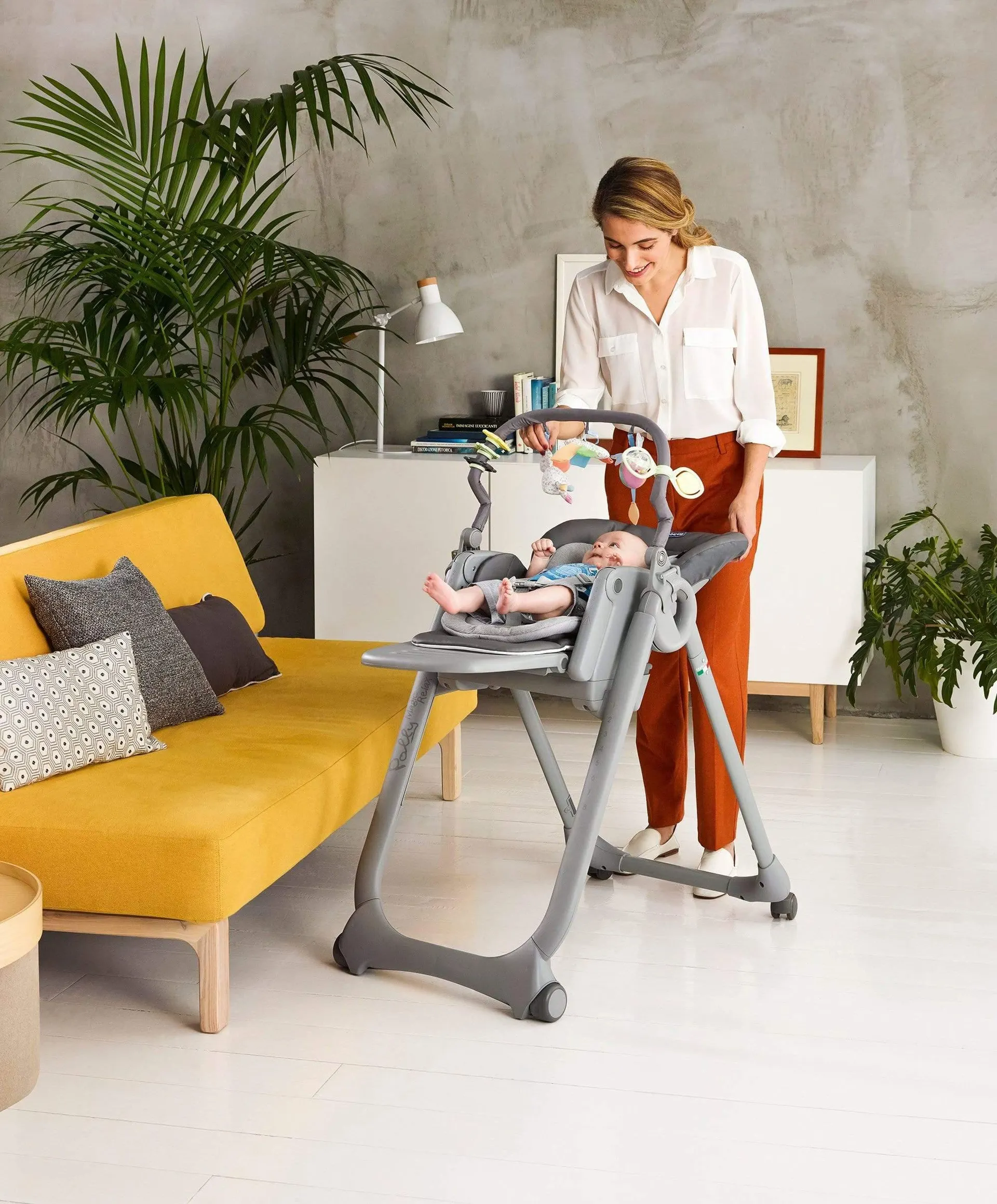 Chicco Polly Magic Highchair - Graphite