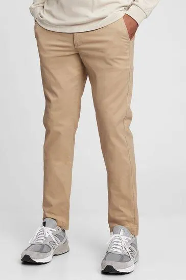 Essential Chinos in Slim Fit with Washwell