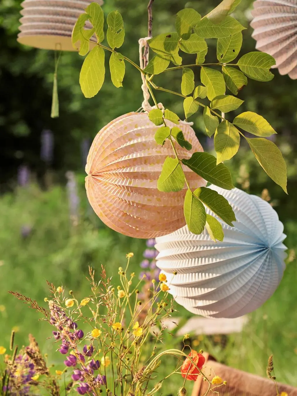 Decorative paper lantern
