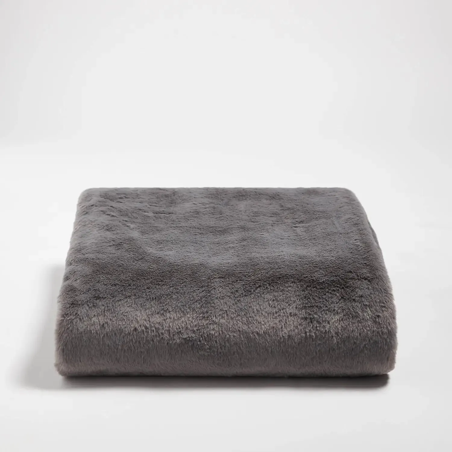 ïn home Recycled Polyester Faux Fur Throw - Dark Grey