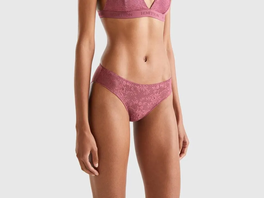 Underwear in lace and microfiber