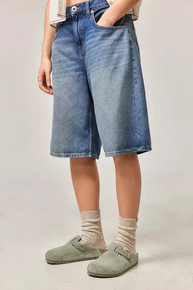 Sabots Boston en daim kaki délavé de Birkenstock