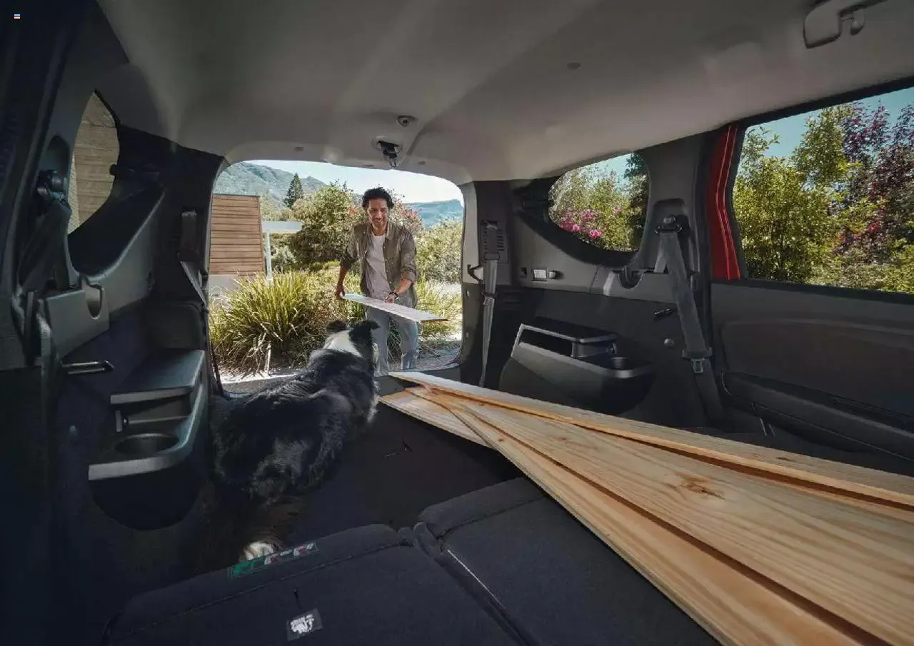 Dacia All-New Jogger from 1 April to 31 December 2023 - Catalogue Page 17