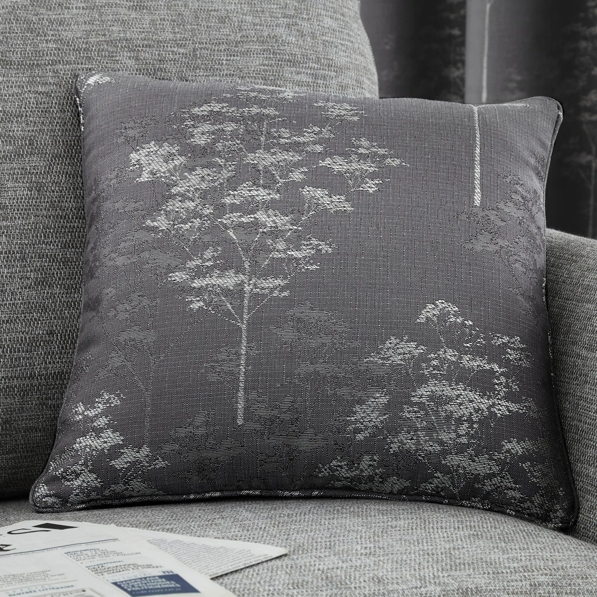 Curtina Elmwood Cushion Graphite