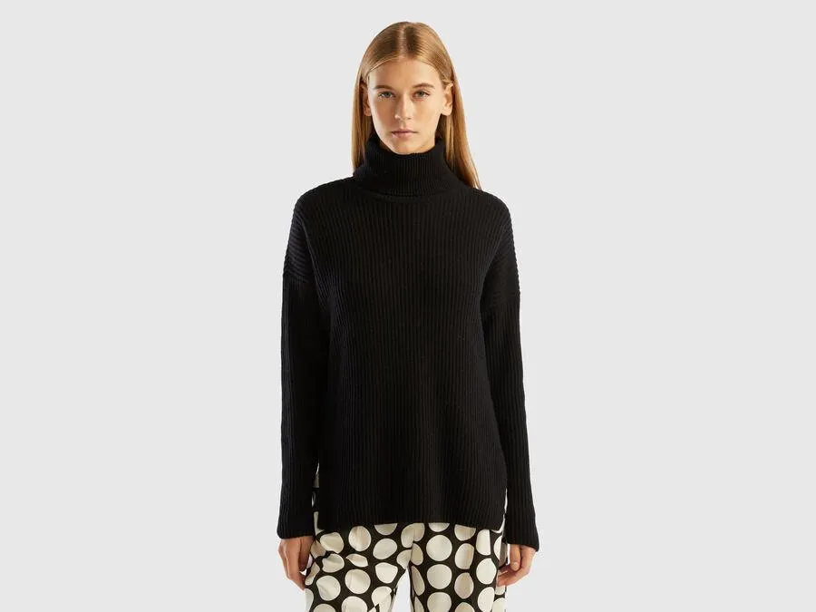 Turtleneck with wide collar