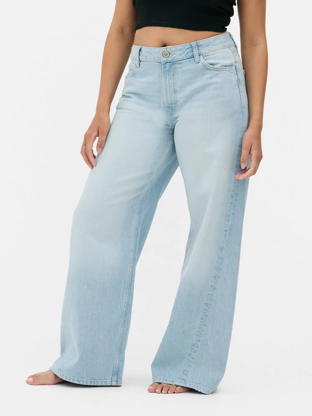 Mid-Rise Baggy Jeans