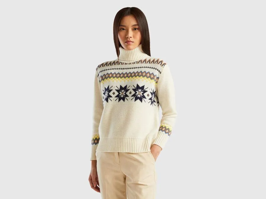 Turtleneck with geo patterns
