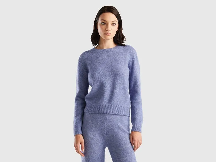 Sweater in recycled yarn