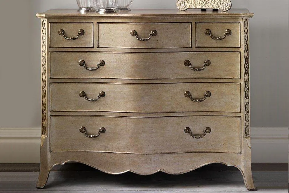 Georgian Leafed Chest of Drawers