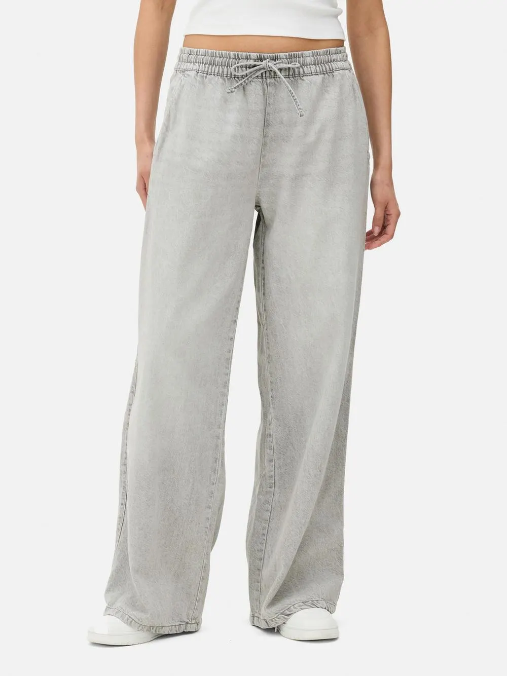 Joggers de denim anchos de Paula Echevarría