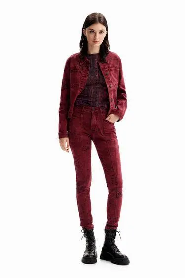 Push-up newspaper skinny jeans