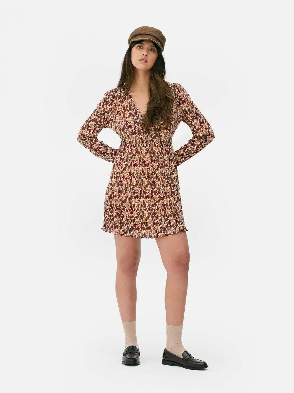 Plisované minišaty s texturou