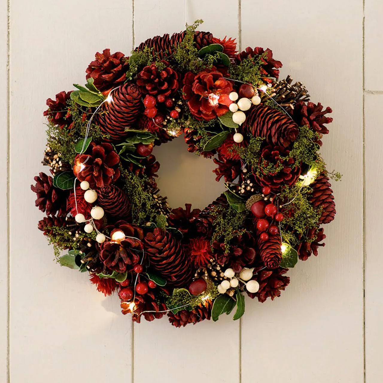 LED Victorian Christmas Wreath