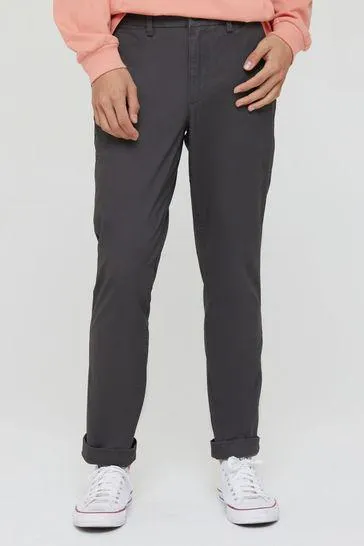 Essential Chinos in Slim Fit with Washwell