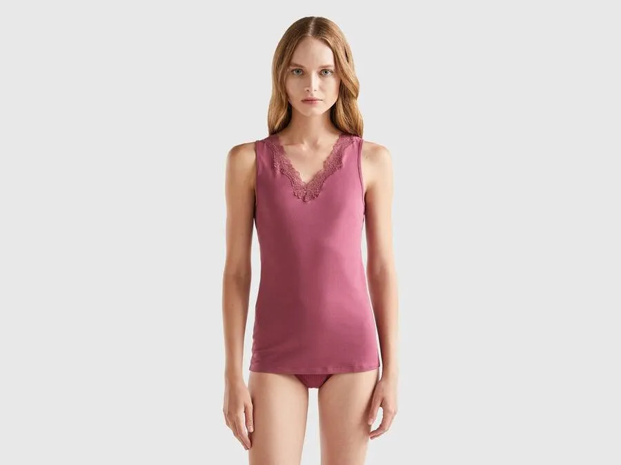 V-neck tank top with lace