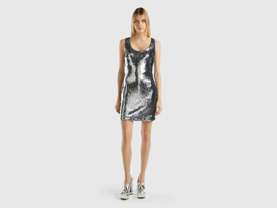 Sheath dress with sequins