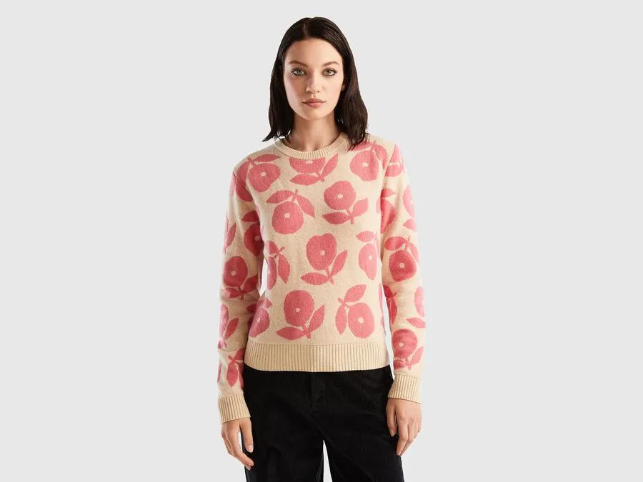 Sweater with floral inlays