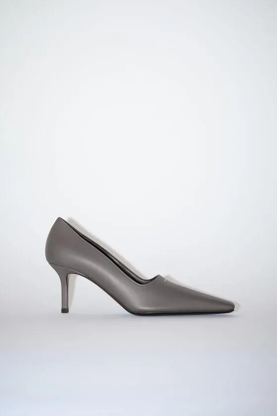 Leather heel pump