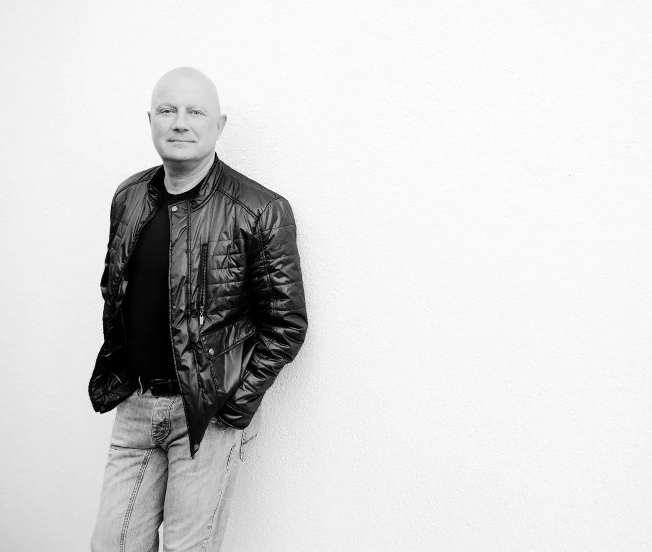 Chiva functional coffee table with storage