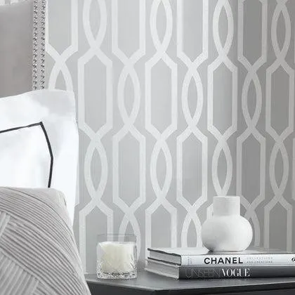 London Trellis Wallpaper in Silver