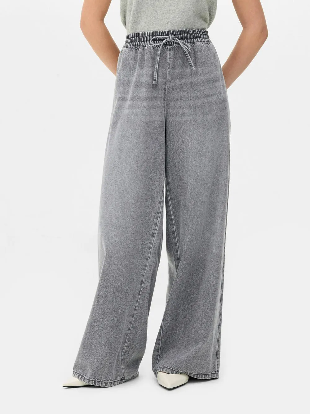 Wide Leg Jogger Jeans