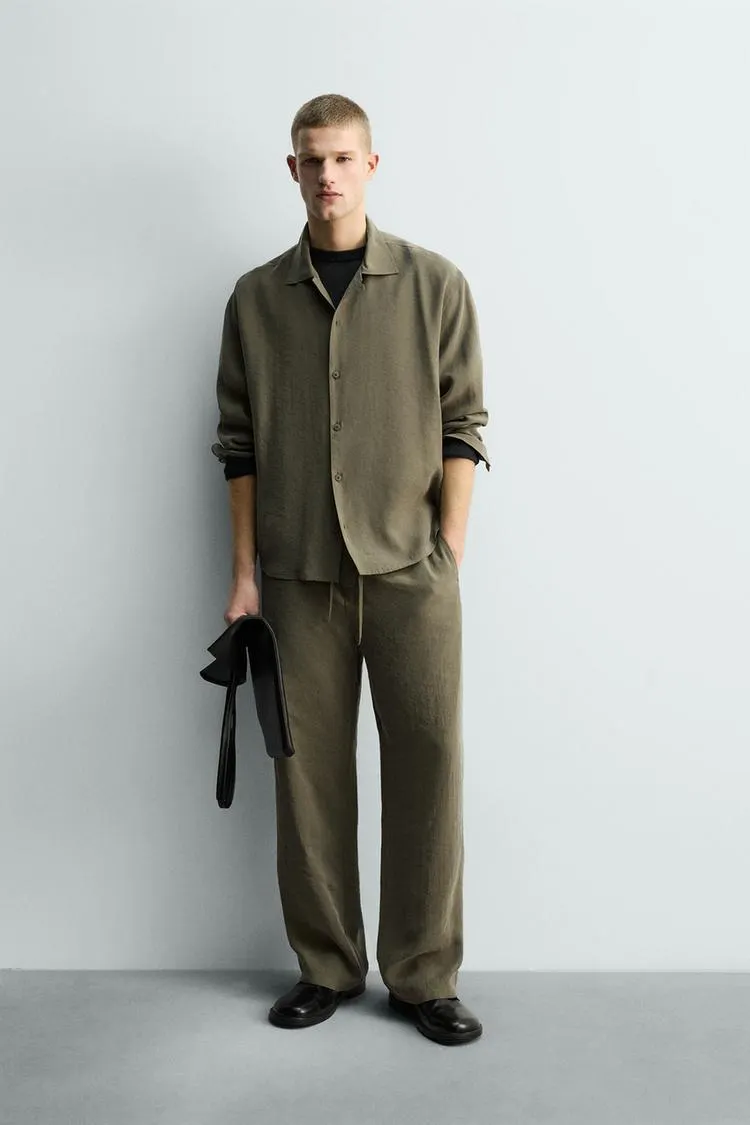 RELAXED FIT FLOWY PANTS