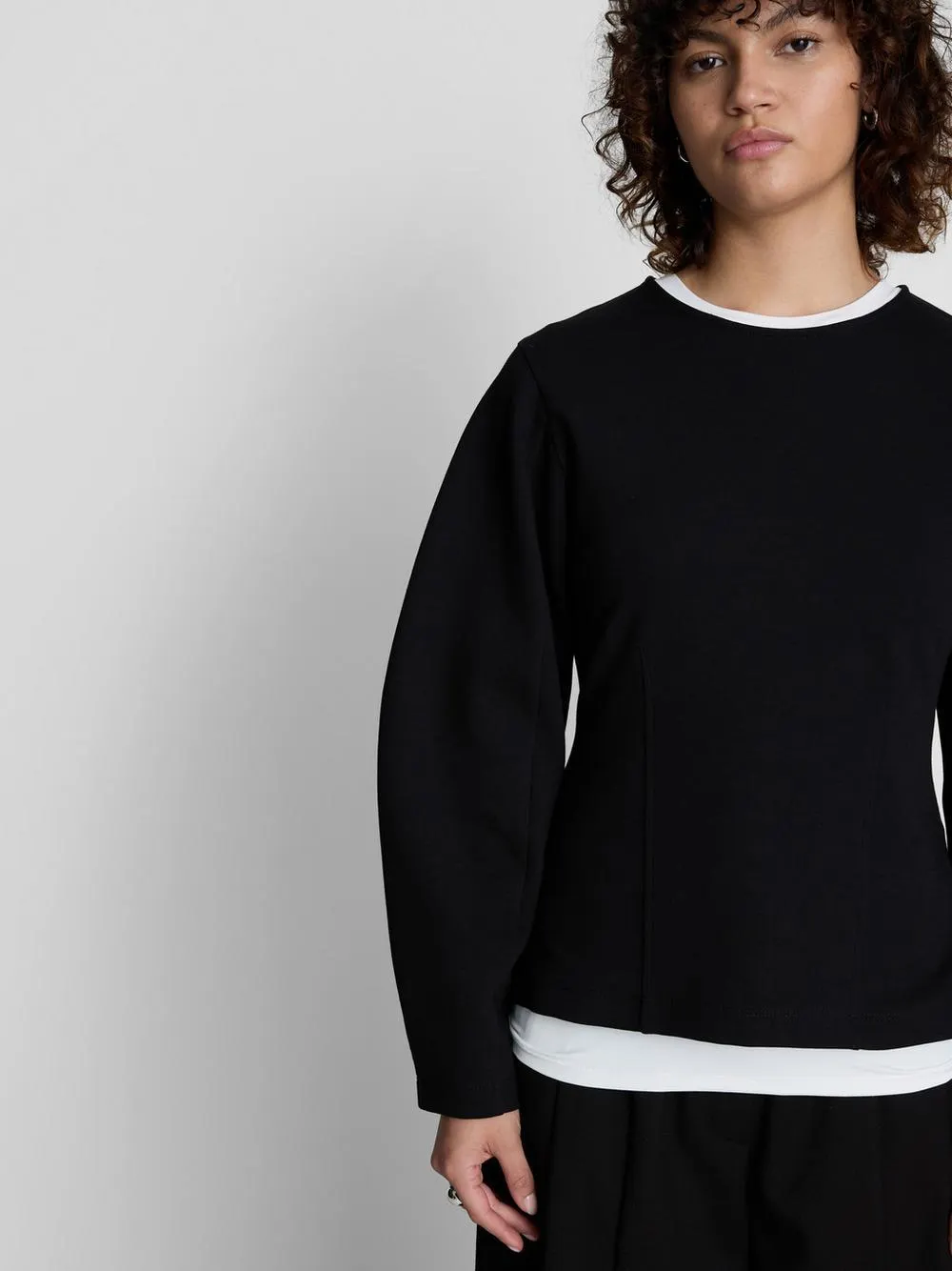 Tailliertes Langarmshirt