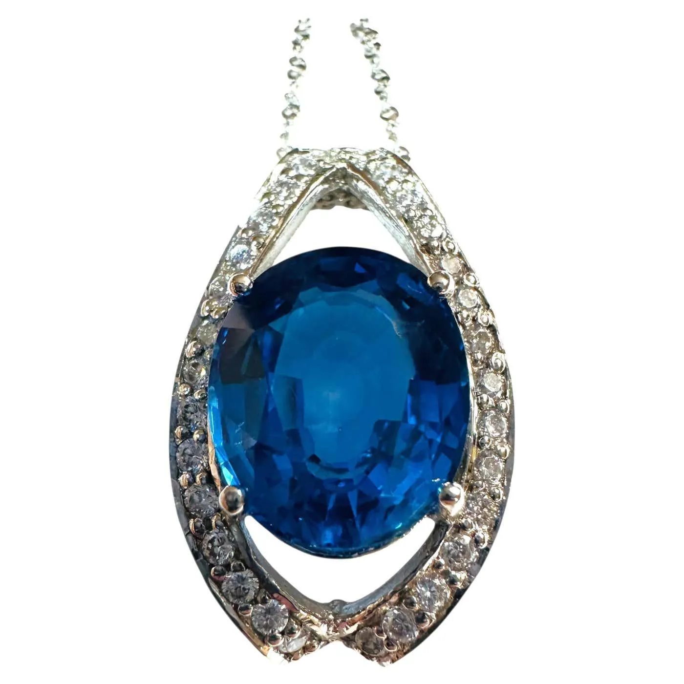 New 9.60 Carat Blue Topaz & Diamond Cut Sapphire Sterling Silver Pendant Necklac