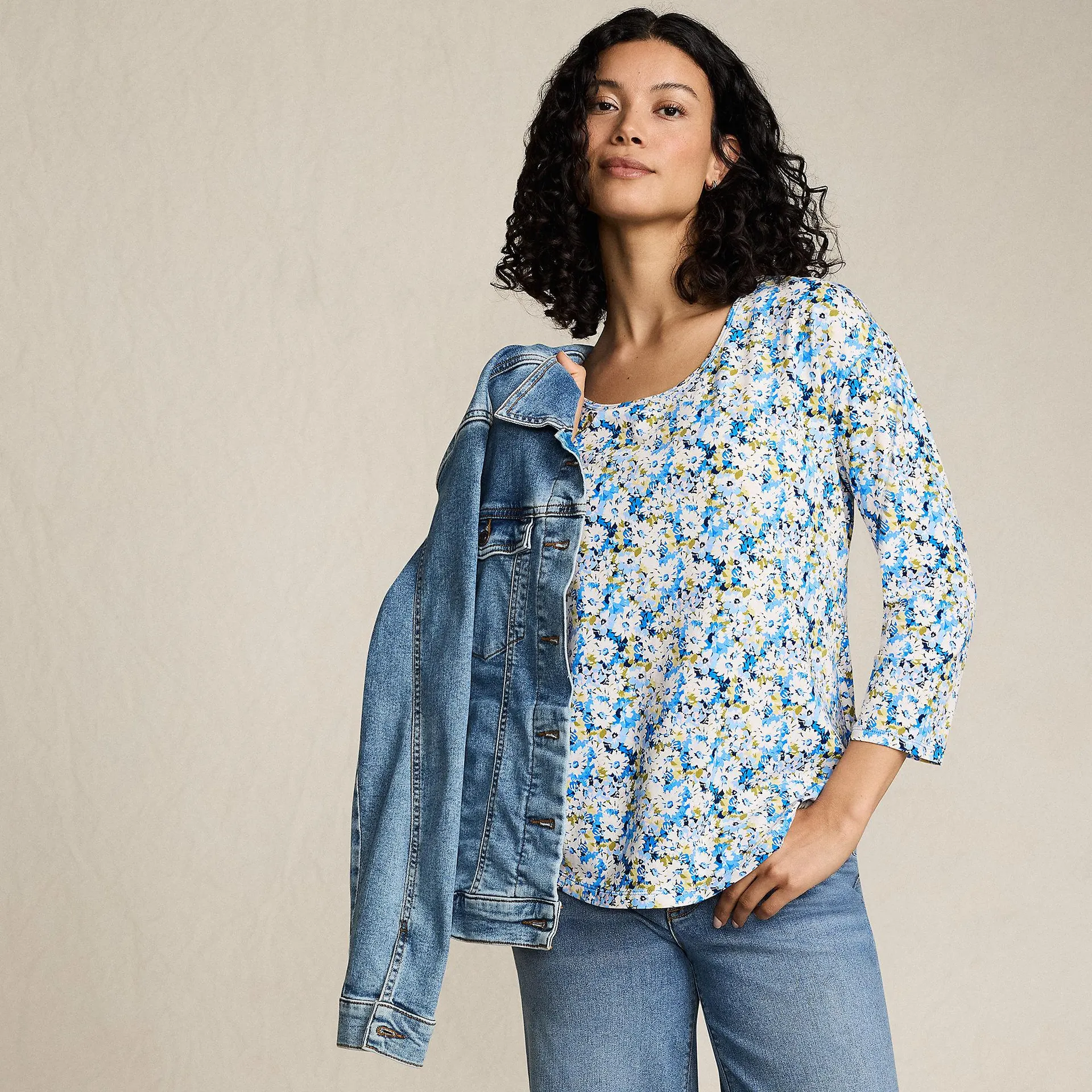 Women's 3/4 Sleeve Lightweight Jersey Shirttail Tee