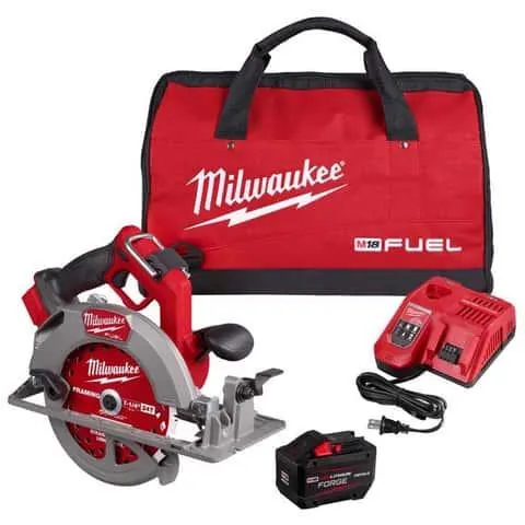 Milwaukee M18 FUEL 7-1/4 in. Cordless Brushless Circular Saw Kit (Battery & Charger)