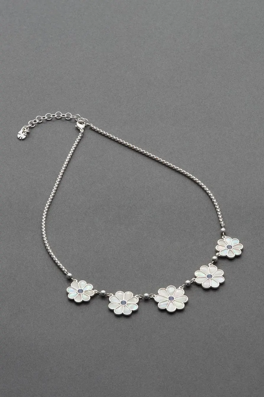 daisy necklace