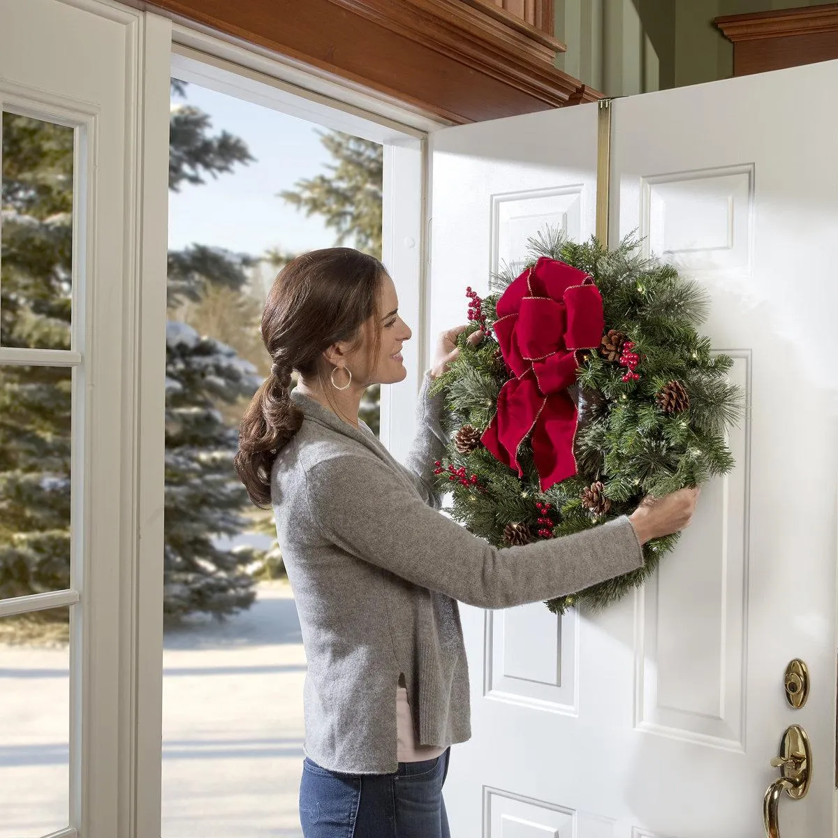 Adapt Adjustable Length Wreath Hanger