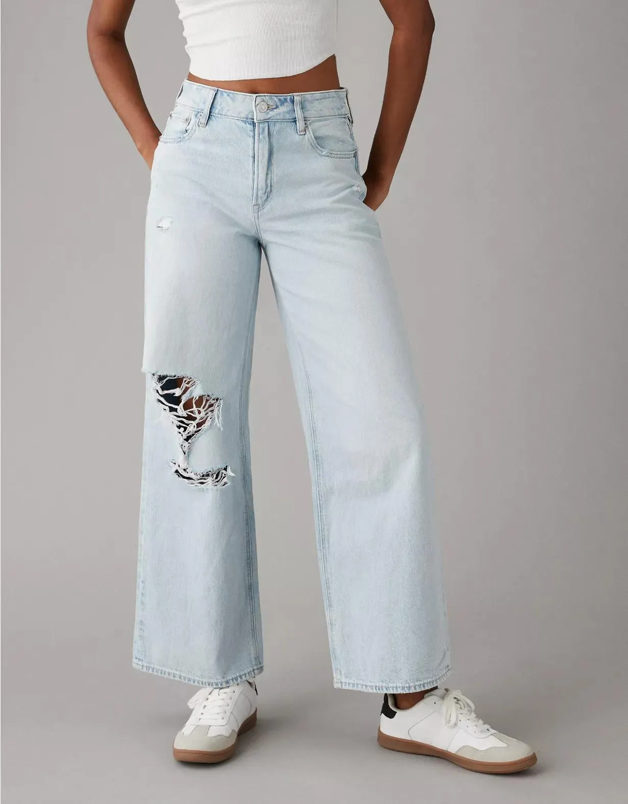 AE Strigid Ripped Super High-Waisted Baggy Wide-Leg Ankle Jean