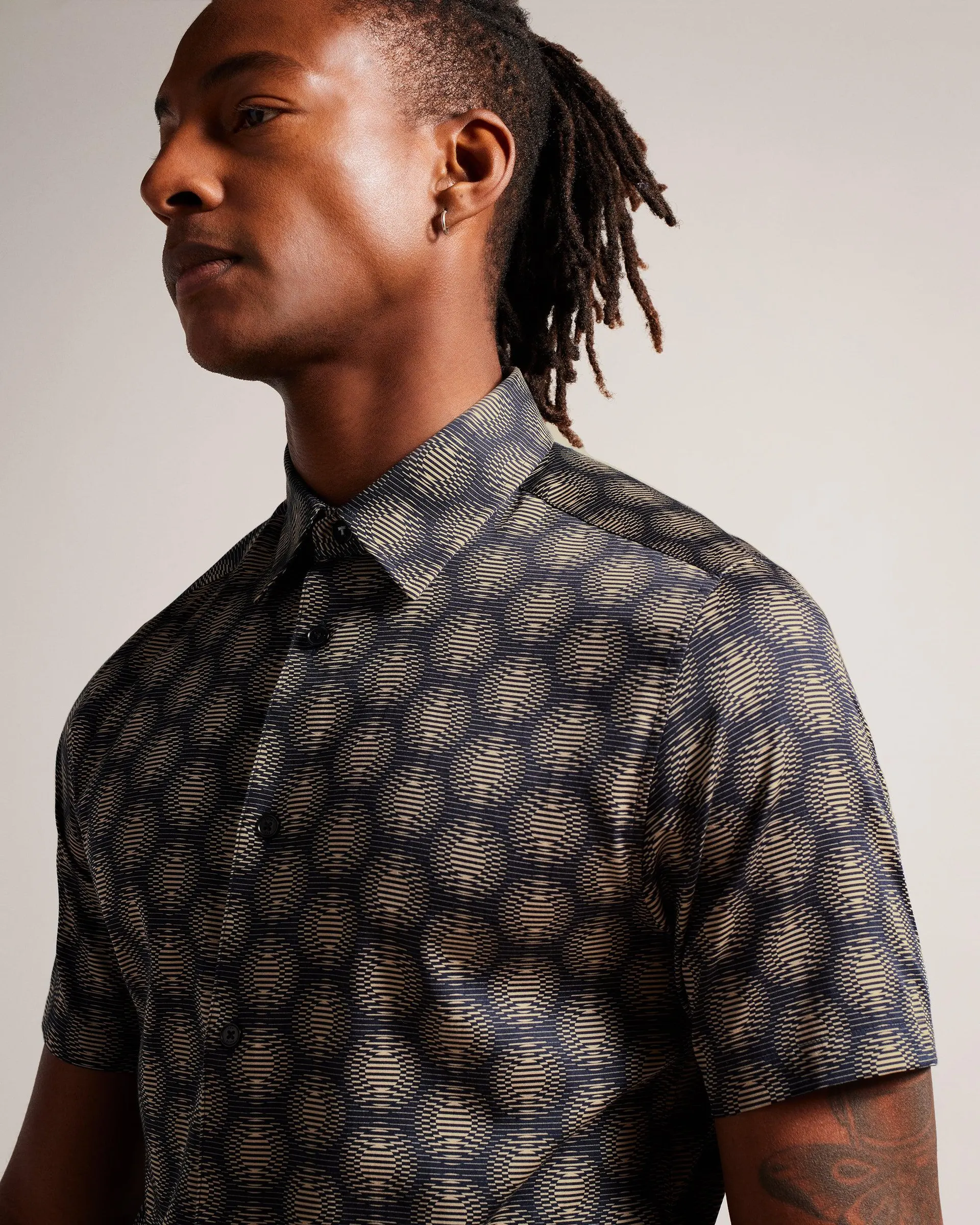 Short Sleeve Circle Geo Shirt