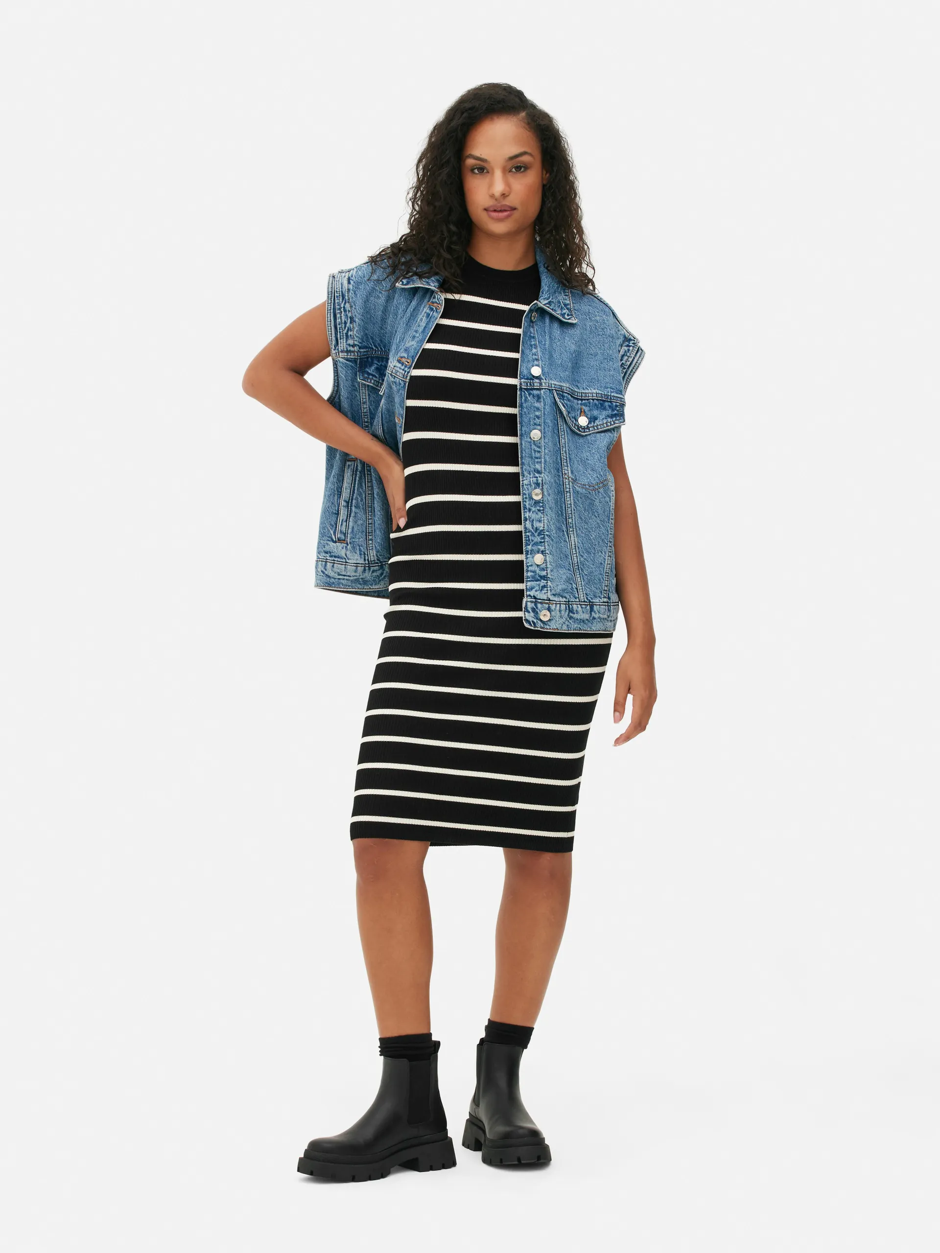 Ribbed Short Sleeve Knit Midi Dress